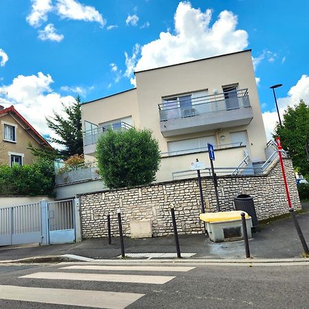 Superbe Appartement ,Proche De Paris, Dans Residence Privee , Ideal Familles, Parking Et Wifi Gratuits! ! ! فيتري سور سين المظهر الخارجي الصورة