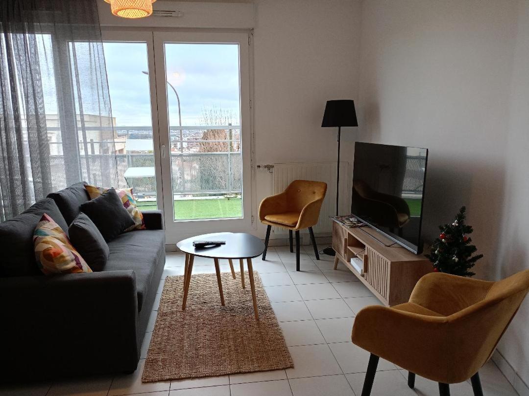 Superbe Appartement ,Proche De Paris, Dans Residence Privee , Ideal Familles, Parking Et Wifi Gratuits! ! ! فيتري سور سين المظهر الخارجي الصورة