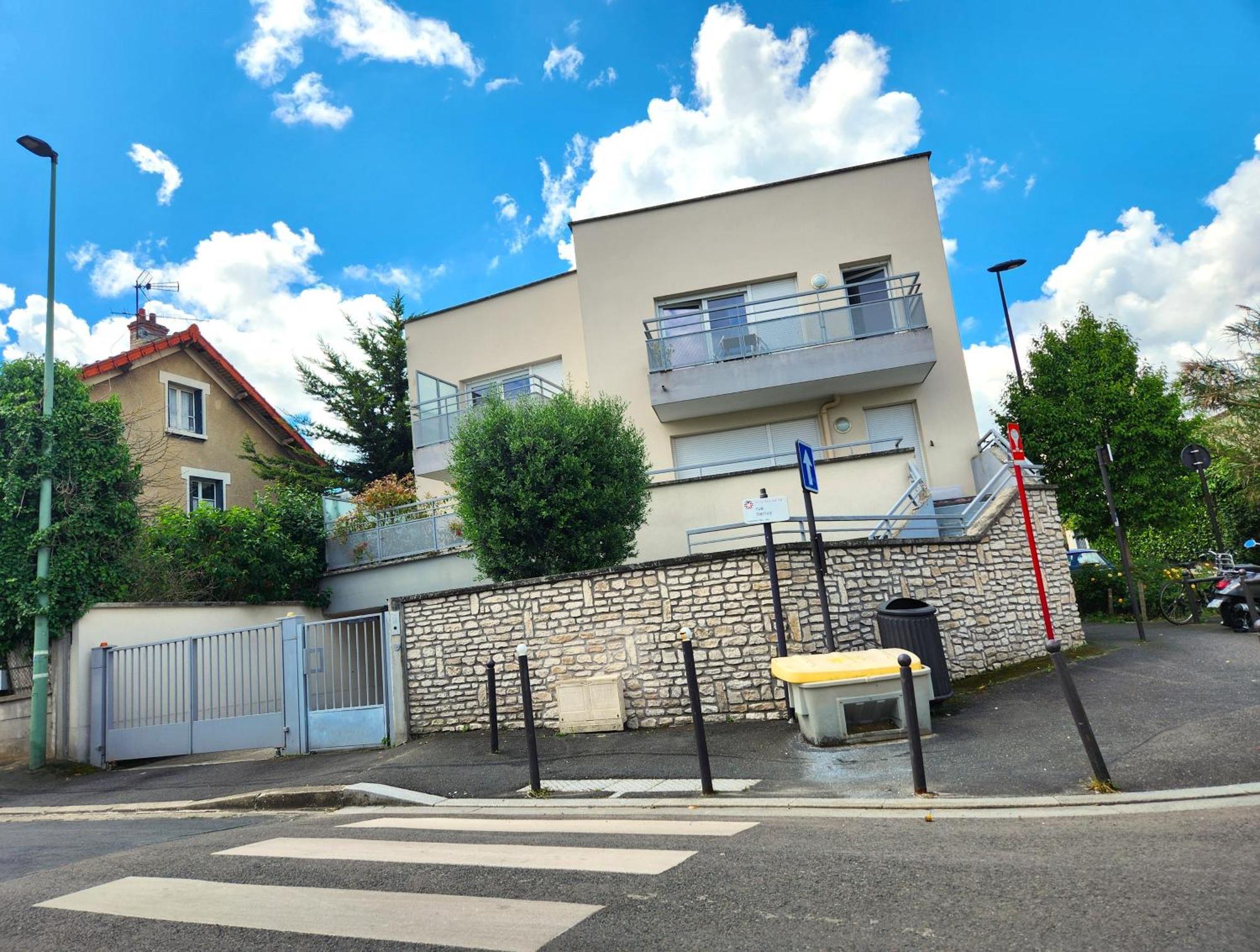 Superbe Appartement ,Proche De Paris, Dans Residence Privee , Ideal Familles, Parking Et Wifi Gratuits! ! ! فيتري سور سين المظهر الخارجي الصورة